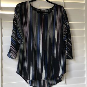 Gently loved Vince Camuto 3/4 sleeve hi low blouse
